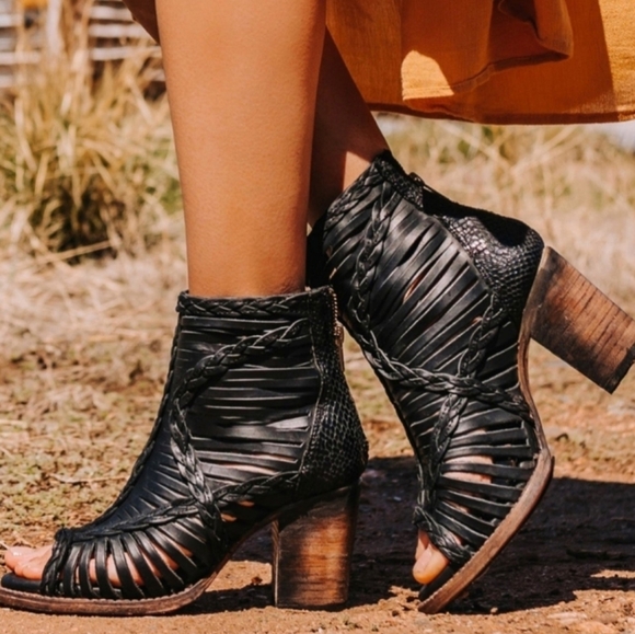 freebird by steven sandals